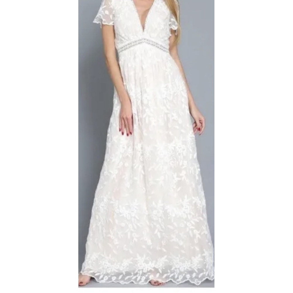 NWT Aakaa Ivory White Over Blush Peach Lace Maxi Dress Deep V Neck L